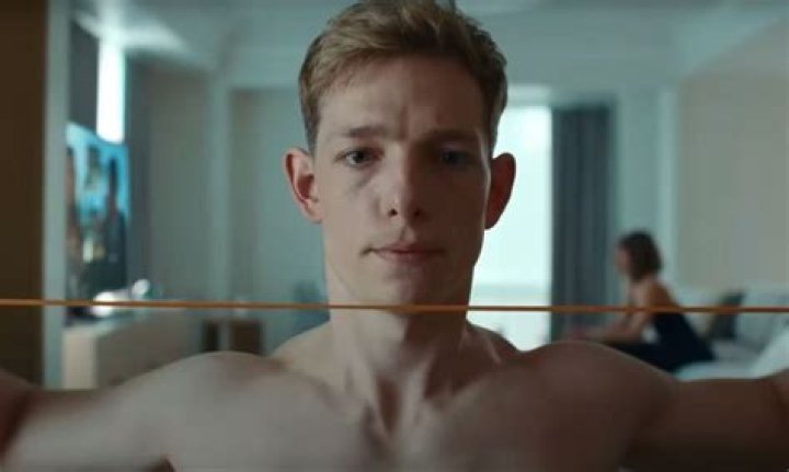 Is Mike Faist Secretly Gay? Uncovering The Truth