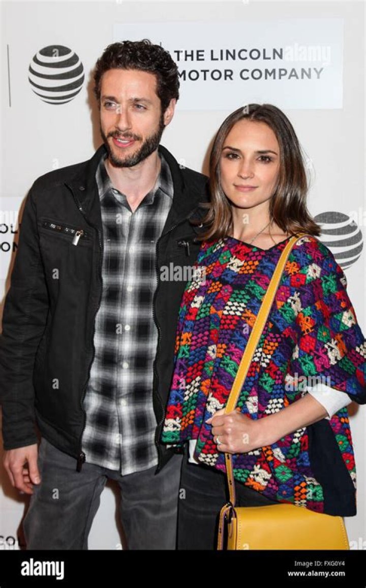 Is Paulo Costanzo Married? - Scoop On His Relationship Status