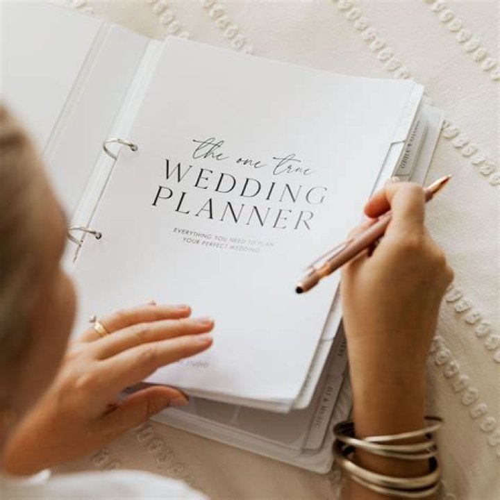 Justin Chambers's Wedding Planner: A Guide To His Nuptial Specialist